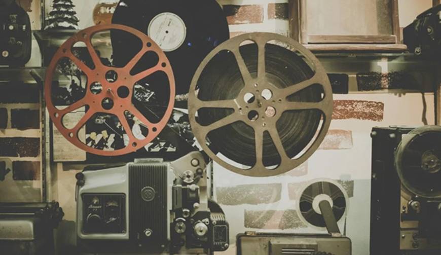 云南广告片拍摄公司拆解爆款广告的底层逻辑