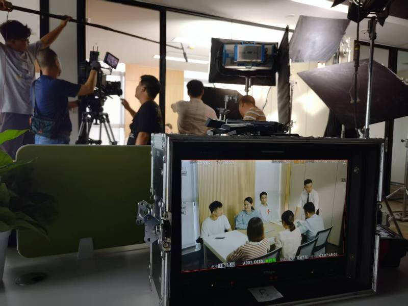 云南TVC拍摄公司：科技产品视觉化大师，诠释未来感与功能美学